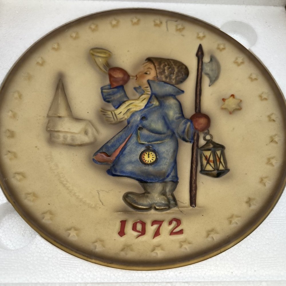 Hummel Vintage 1972 - 1979 Annual Plates with Boxes